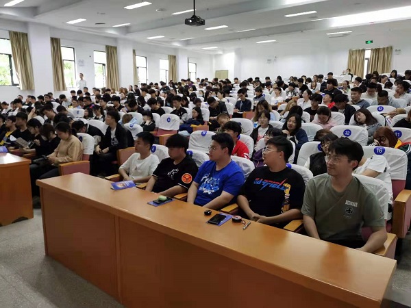 (文/吴业国 图/王欣雨)